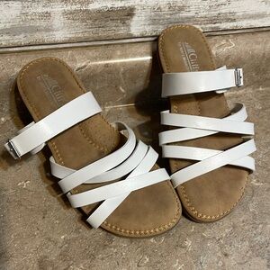 Cliffs Ladies Size 7 1/2 cute White Sandals